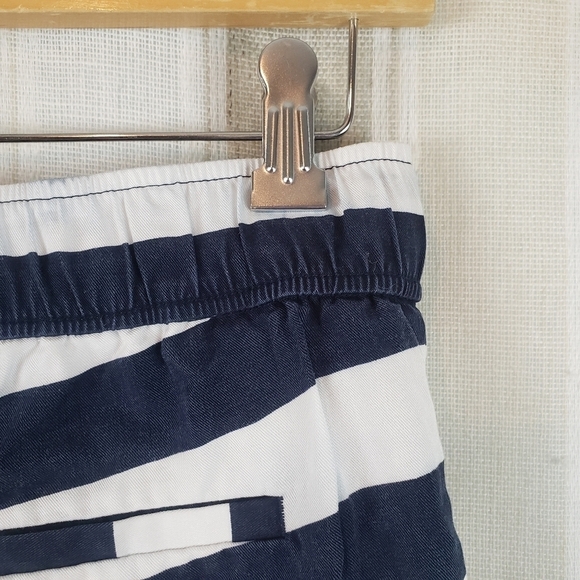 Loft Outlet Tie‎ Front Shorts Striped Size 2 - Picture 4 of 6